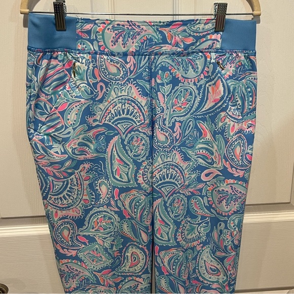 Lilly Pulitzer luxletic run around pant in Zanzibar blue fish kiss size Medium - Picture 3 of 8